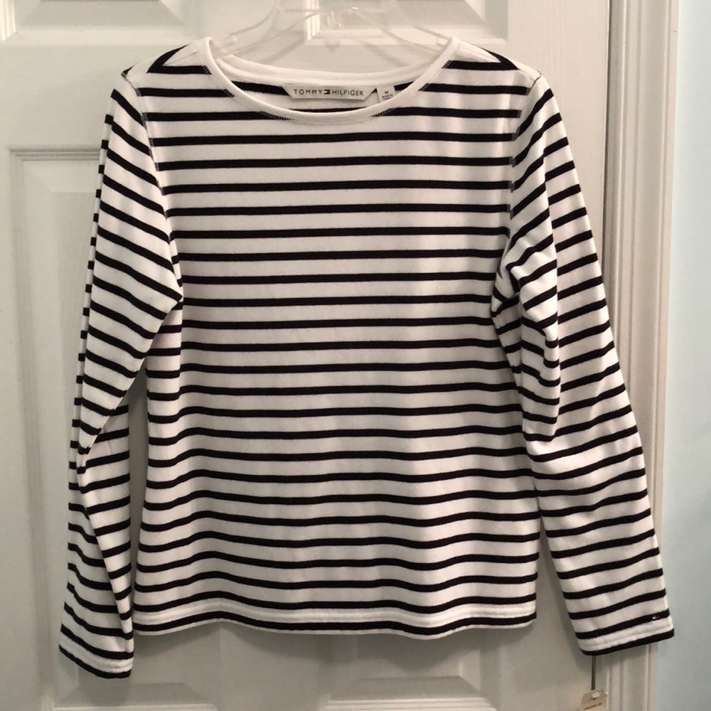 NWT Tommy Hilfiger sweater/top